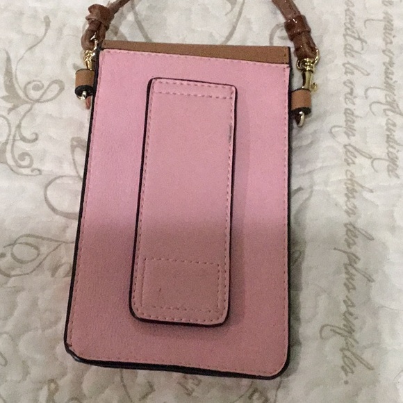 Cute purse for on-the-go gals🌸 - Picture 2 of 3